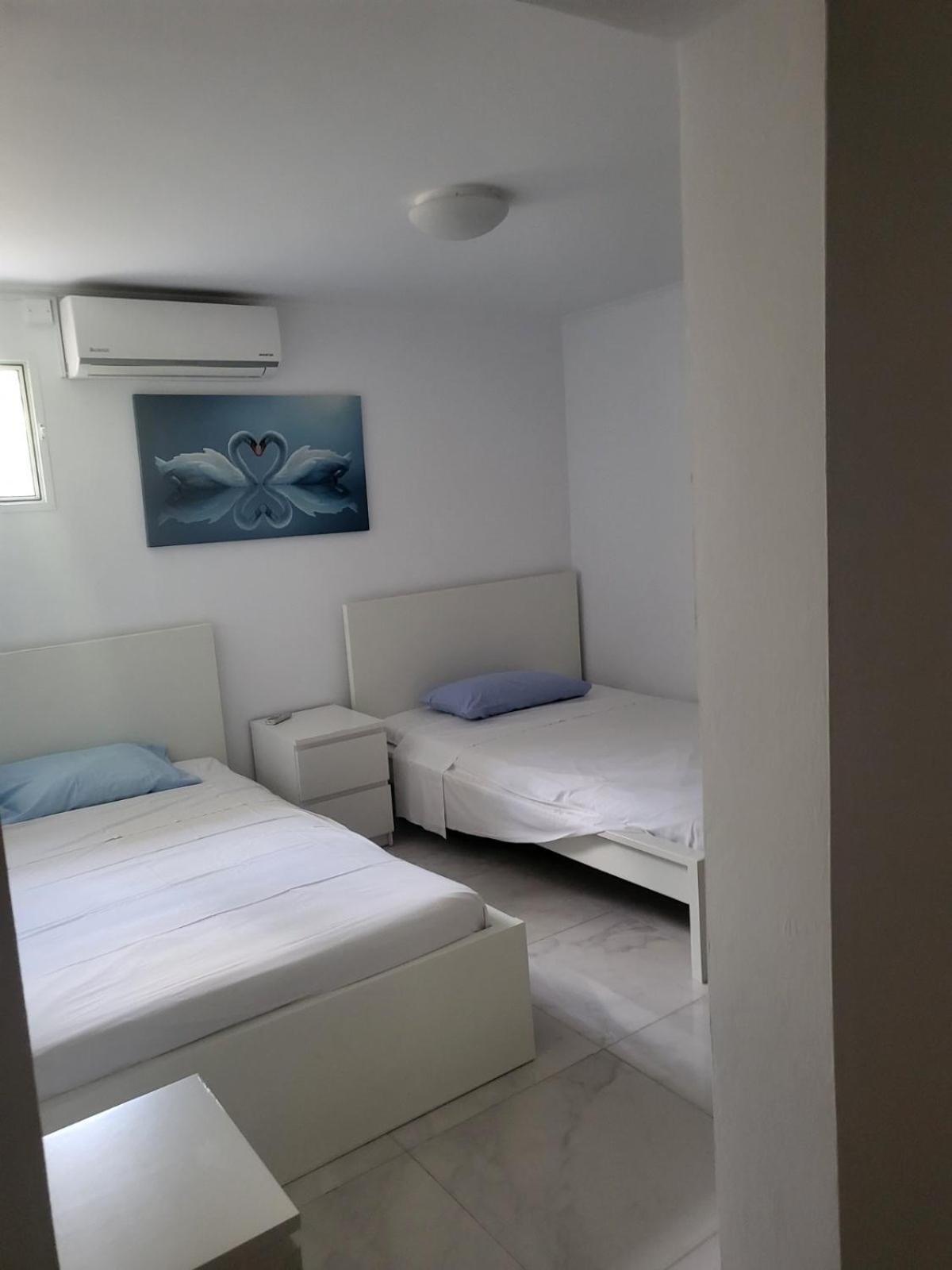 Villa Neyla Four Bedroom Coral Bay Beach Front Exterior foto
