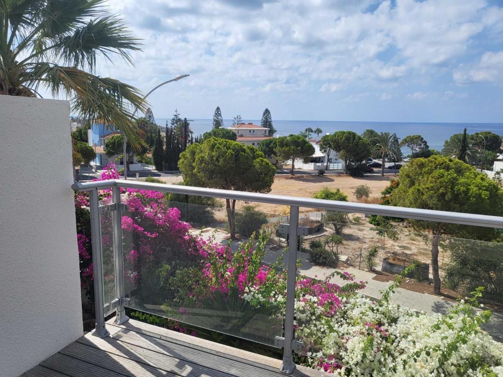 Villa Neyla Four Bedroom Coral Bay Beach Front Exterior foto